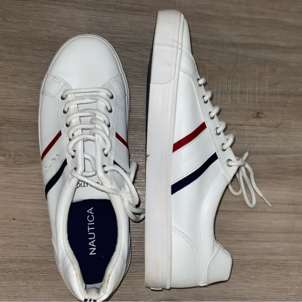 Nautica Mens White Sneakers Like New